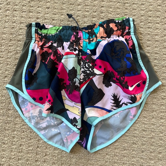 Nike Pants - Nike women’s dri fit tempo shorts